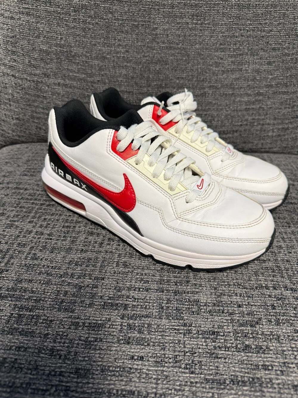 Nike Air Max Excee White/University Red Size 9